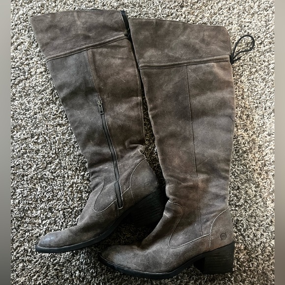 Born leather sued knee high boot. - Picture 4 of 6